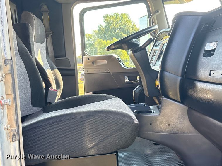 image for item DM1968 2022 Kenworth W900 semi truck