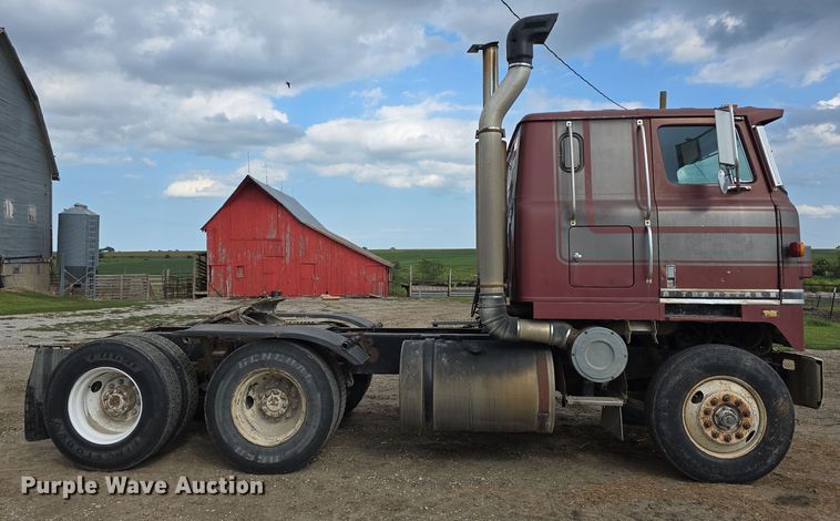 image for item DP8837 1979 International Transtar II semi truck
