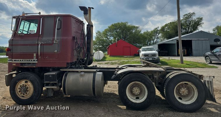 image for item DP8837 1979 International Transtar II semi truck