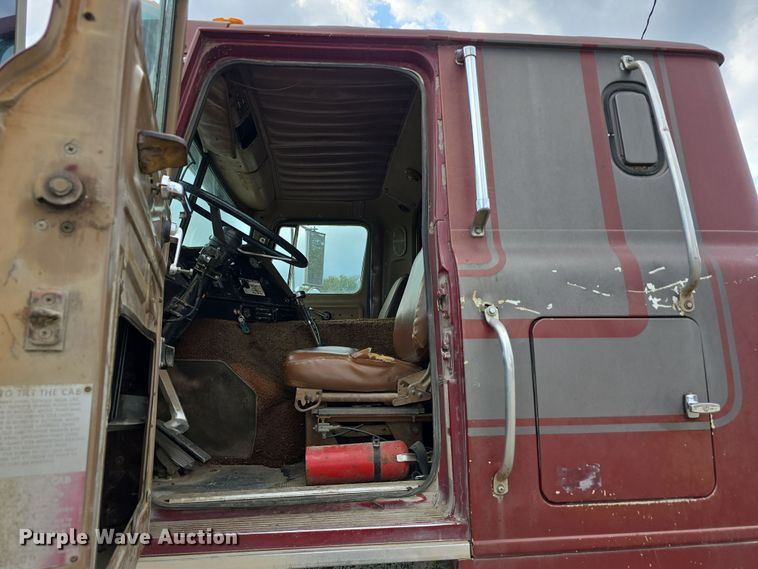 image for item DP8837 1979 International Transtar II semi truck