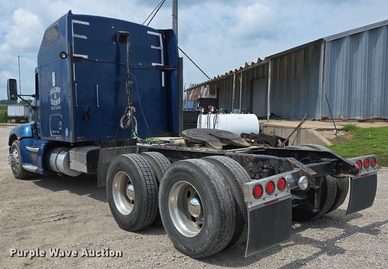 image for item DR3982 2009 Kenworth T660 semi truck