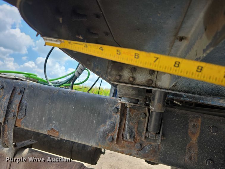 image for item DR3982 2009 Kenworth T660 semi truck