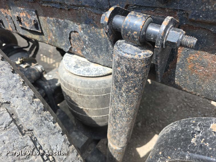 image for item DR3982 2009 Kenworth T660 semi truck