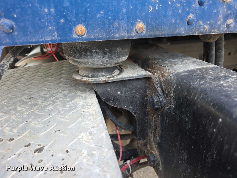 image for item DR3982 2009 Kenworth T660 semi truck