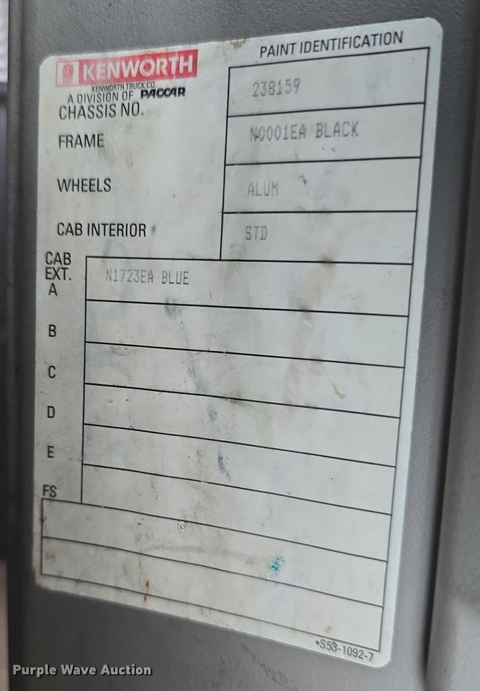 image for item DR3982 2009 Kenworth T660 semi truck