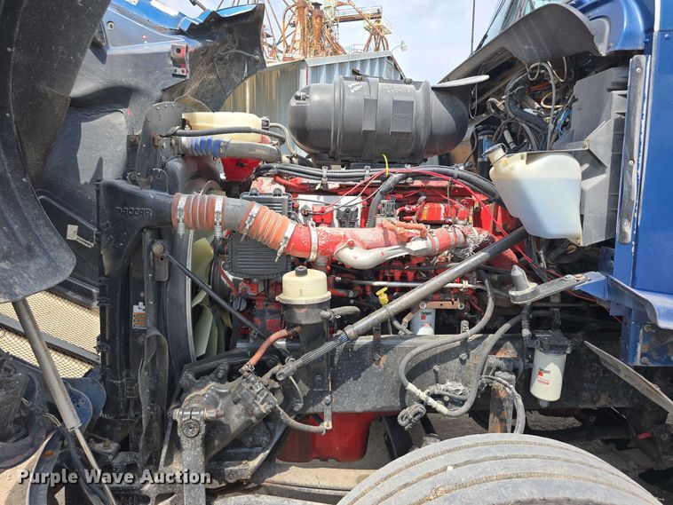 image for item DR3982 2009 Kenworth T660 semi truck