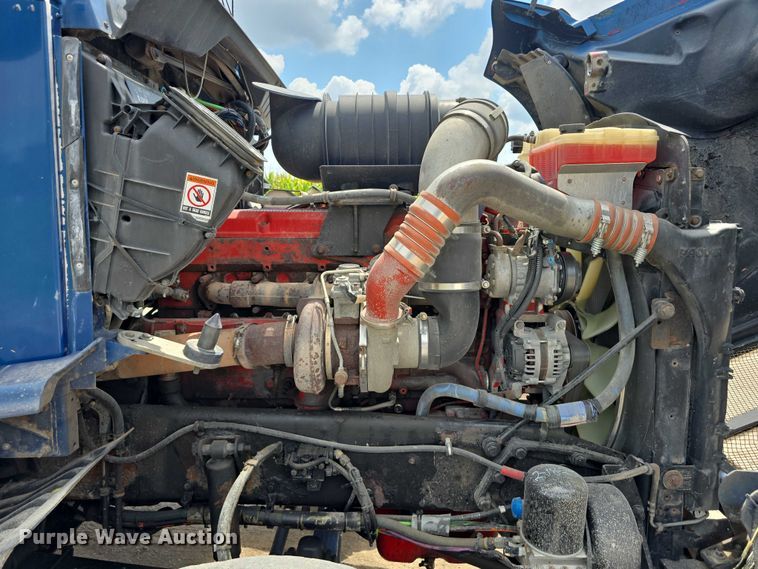 image for item DR3982 2009 Kenworth T660 semi truck