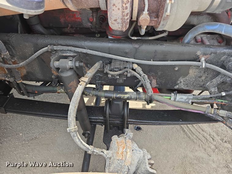 image for item DR3982 2009 Kenworth T660 semi truck