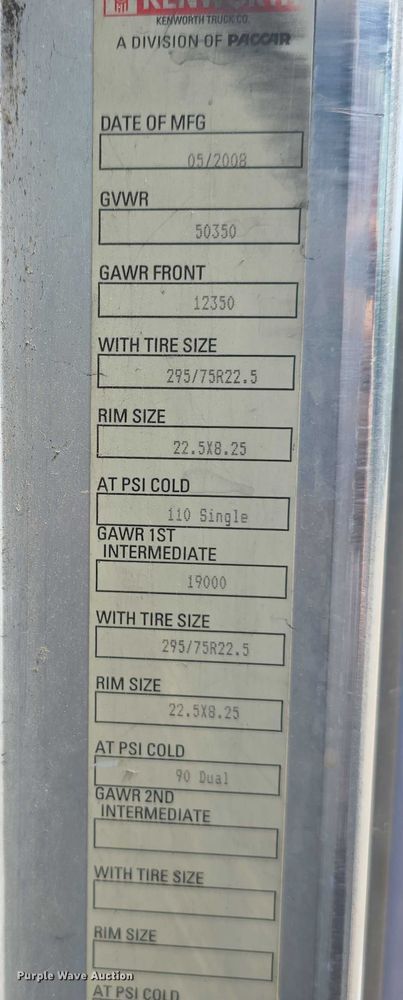 image for item DR3982 2009 Kenworth T660 semi truck