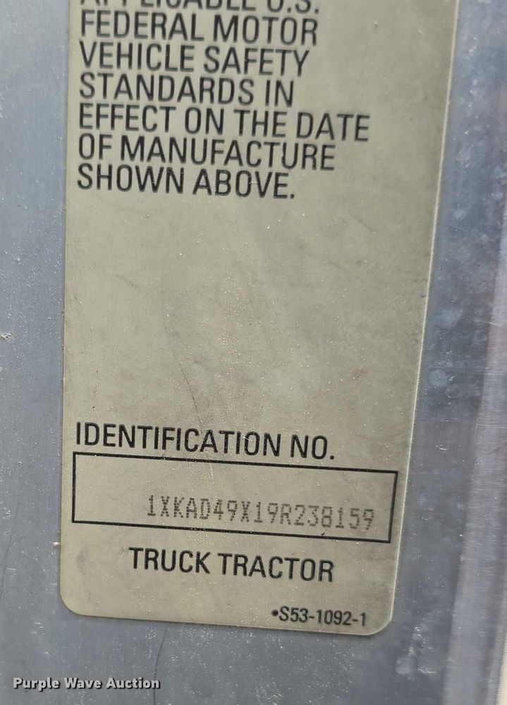 image for item DR3982 2009 Kenworth T660 semi truck