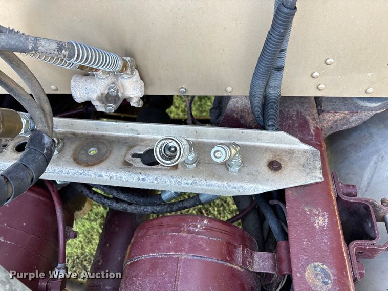 image for item DT3277 2005 Kenworth W900 semi truck