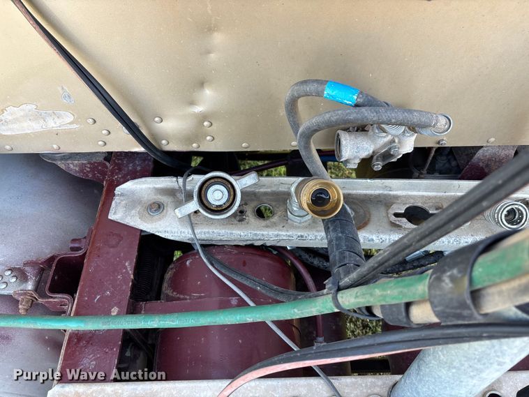 image for item DT3277 2005 Kenworth W900 semi truck