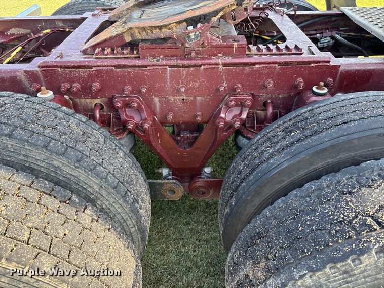 image for item DT3277 2005 Kenworth W900 semi truck