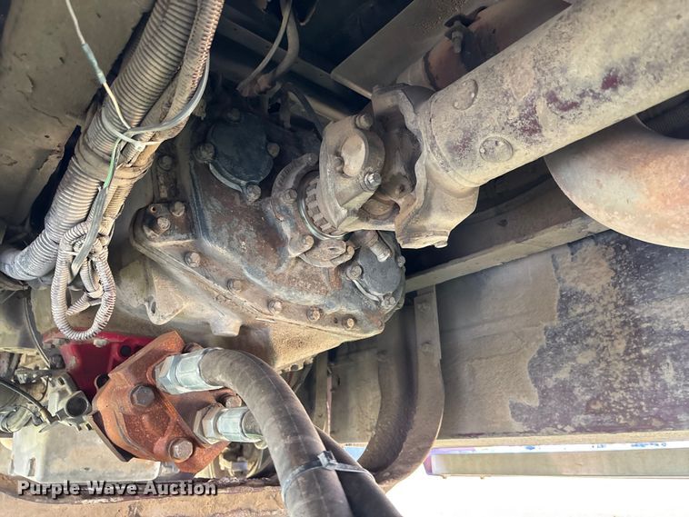 image for item DT3277 2005 Kenworth W900 semi truck