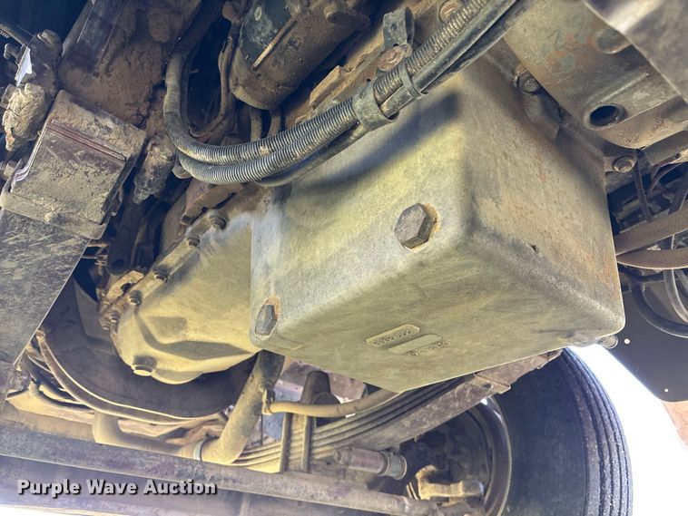 image for item DT3277 2005 Kenworth W900 semi truck