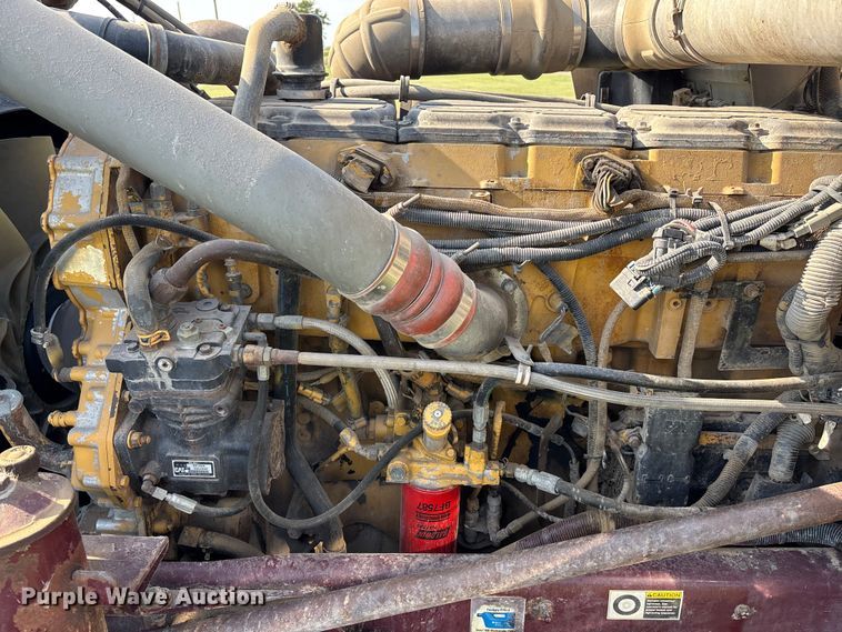 image for item DT3277 2005 Kenworth W900 semi truck