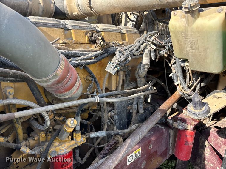 image for item DT3277 2005 Kenworth W900 semi truck