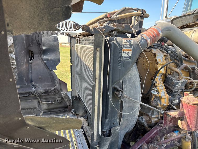 image for item DT3277 2005 Kenworth W900 semi truck