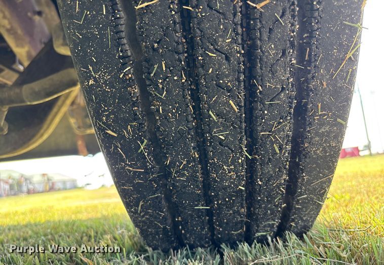 image for item DT3277 2005 Kenworth W900 semi truck