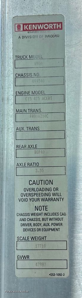 image for item DT3277 2005 Kenworth W900 semi truck