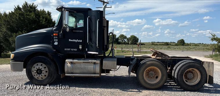 image for item DT3280 2007 International 9200i semi truck