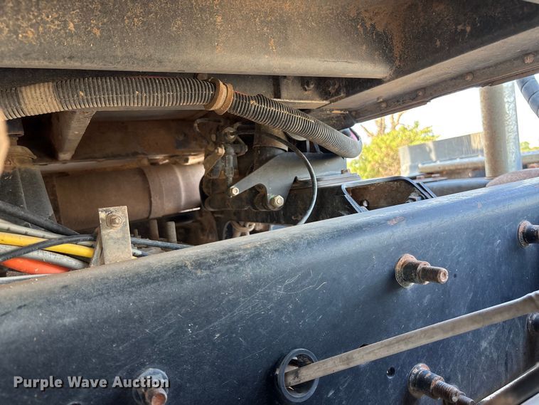 image for item DT3280 2007 International 9200i semi truck