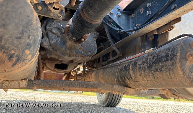 image for item DT3280 2007 International 9200i semi truck