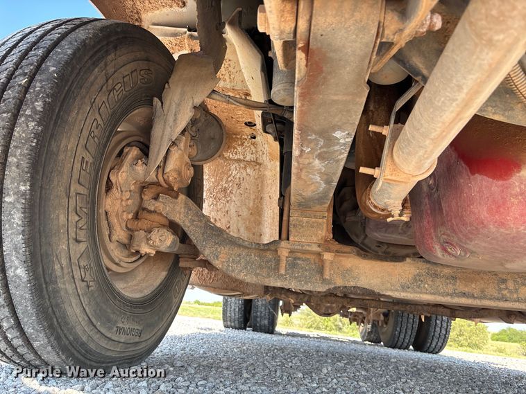 image for item DT3280 2007 International 9200i semi truck