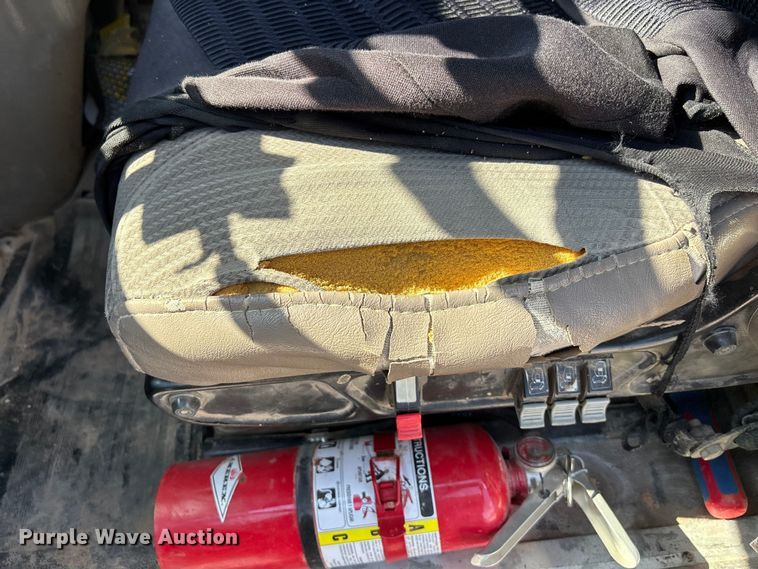 image for item DT3280 2007 International 9200i semi truck