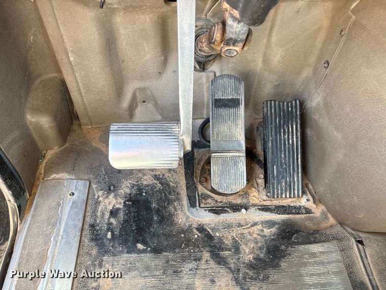 image for item DT3280 2007 International 9200i semi truck