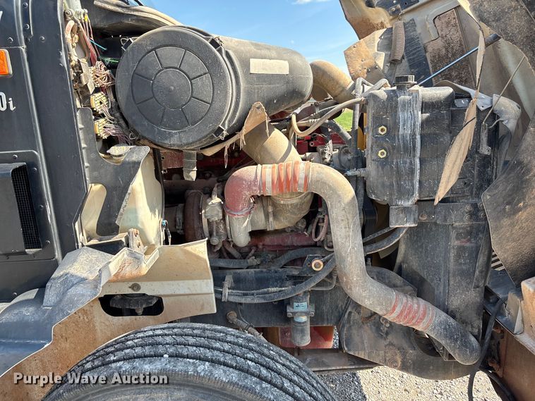 image for item DT3280 2007 International 9200i semi truck