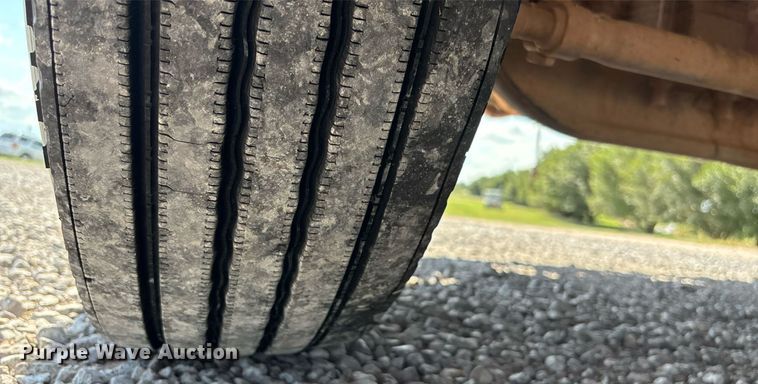 image for item DT3280 2007 International 9200i semi truck