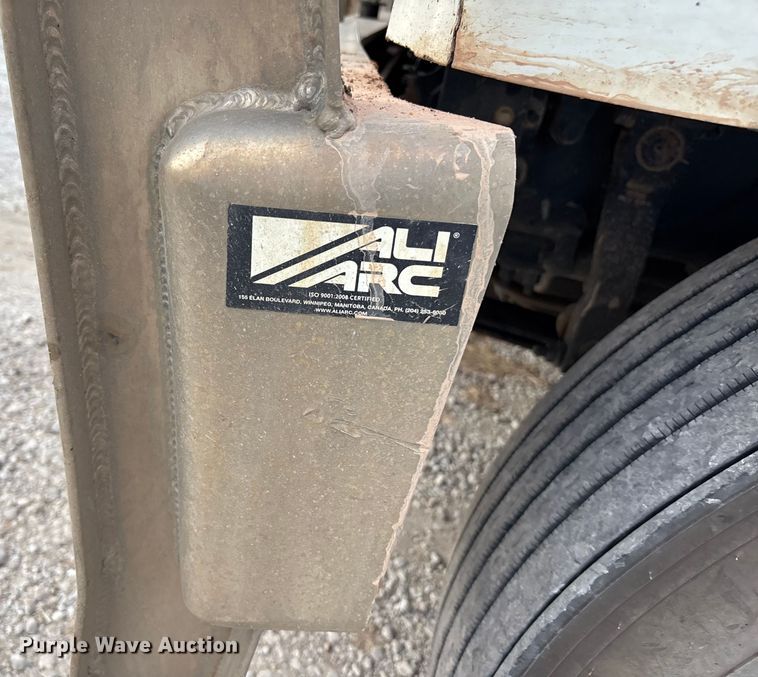 image for item DT3347 2022 Mack Pinnacle semi truck