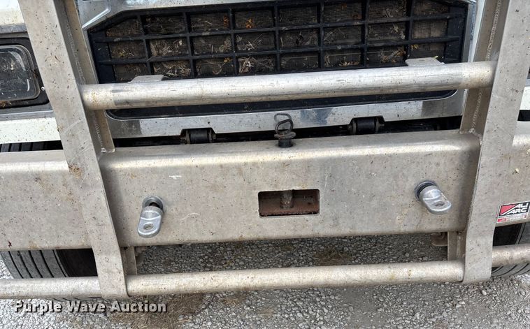 image for item DT3347 2022 Mack Pinnacle semi truck