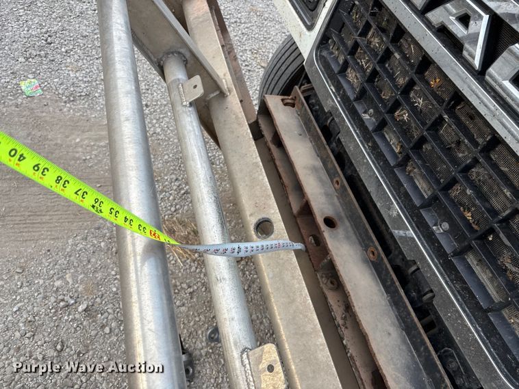 image for item DT3347 2022 Mack Pinnacle semi truck