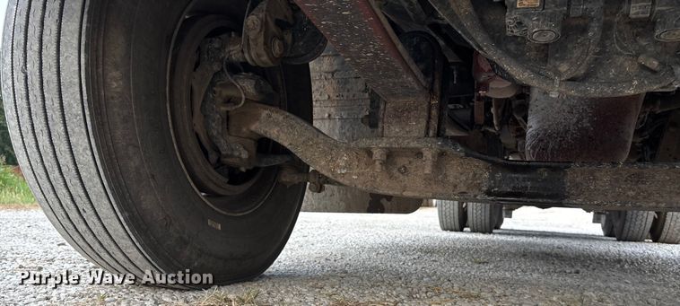 image for item DT3347 2022 Mack Pinnacle semi truck