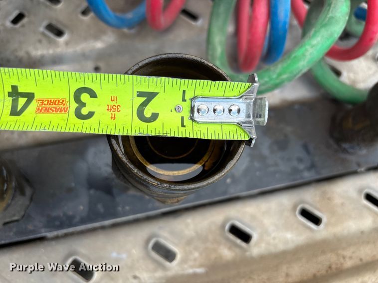 image for item DT3347 2022 Mack Pinnacle semi truck