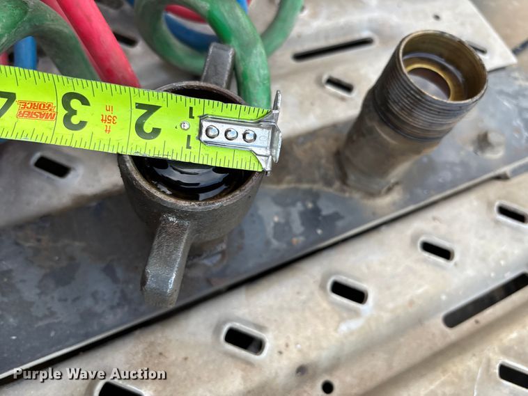 image for item DT3347 2022 Mack Pinnacle semi truck