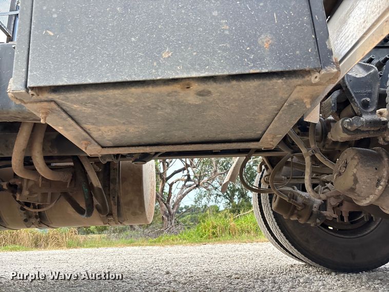 image for item DT3347 2022 Mack Pinnacle semi truck