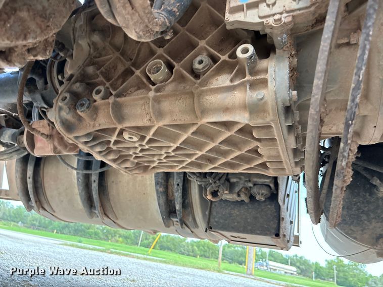 image for item DT3347 2022 Mack Pinnacle semi truck