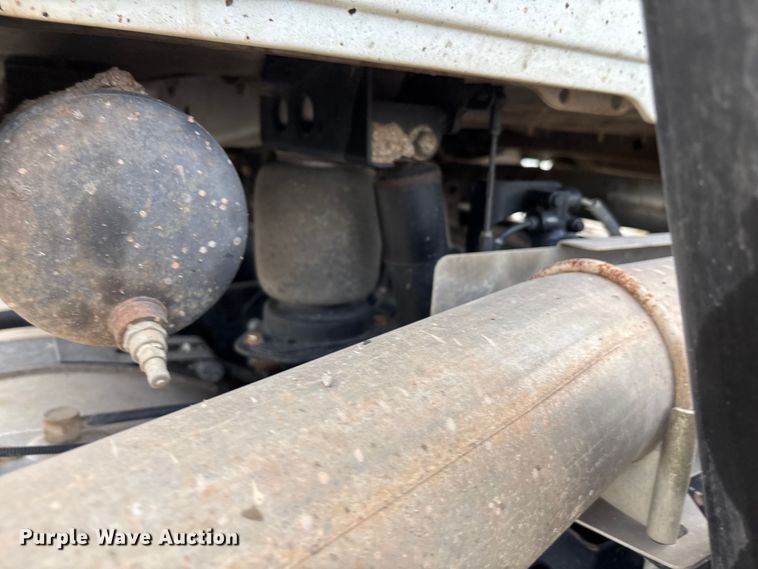 image for item DT3347 2022 Mack Pinnacle semi truck