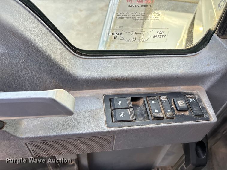 image for item DT3347 2022 Mack Pinnacle semi truck