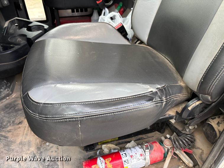 image for item DT3347 2022 Mack Pinnacle semi truck