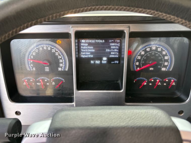 image for item DT3347 2022 Mack Pinnacle semi truck