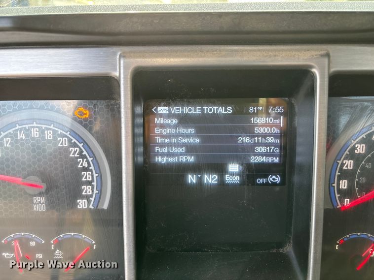 image for item DT3347 2022 Mack Pinnacle semi truck