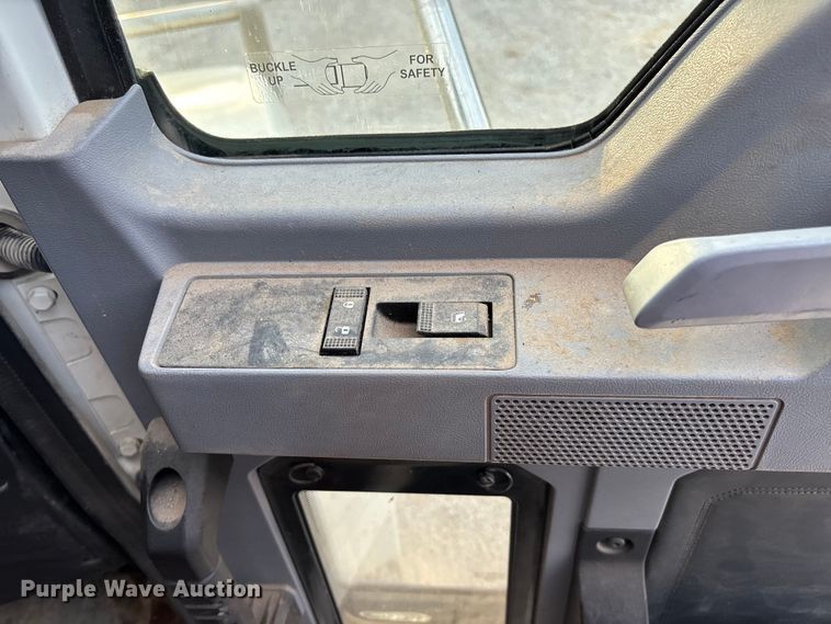 image for item DT3347 2022 Mack Pinnacle semi truck