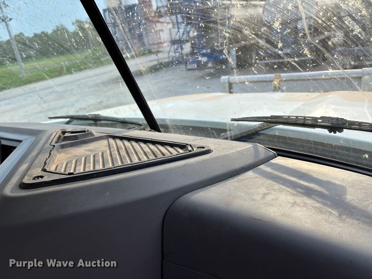 image for item DT3347 2022 Mack Pinnacle semi truck