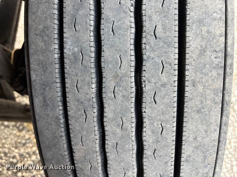 image for item DT3347 2022 Mack Pinnacle semi truck