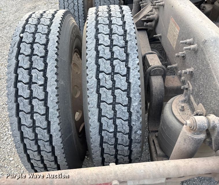 image for item DT3347 2022 Mack Pinnacle semi truck