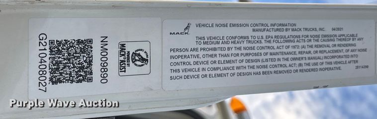 image for item DT3347 2022 Mack Pinnacle semi truck